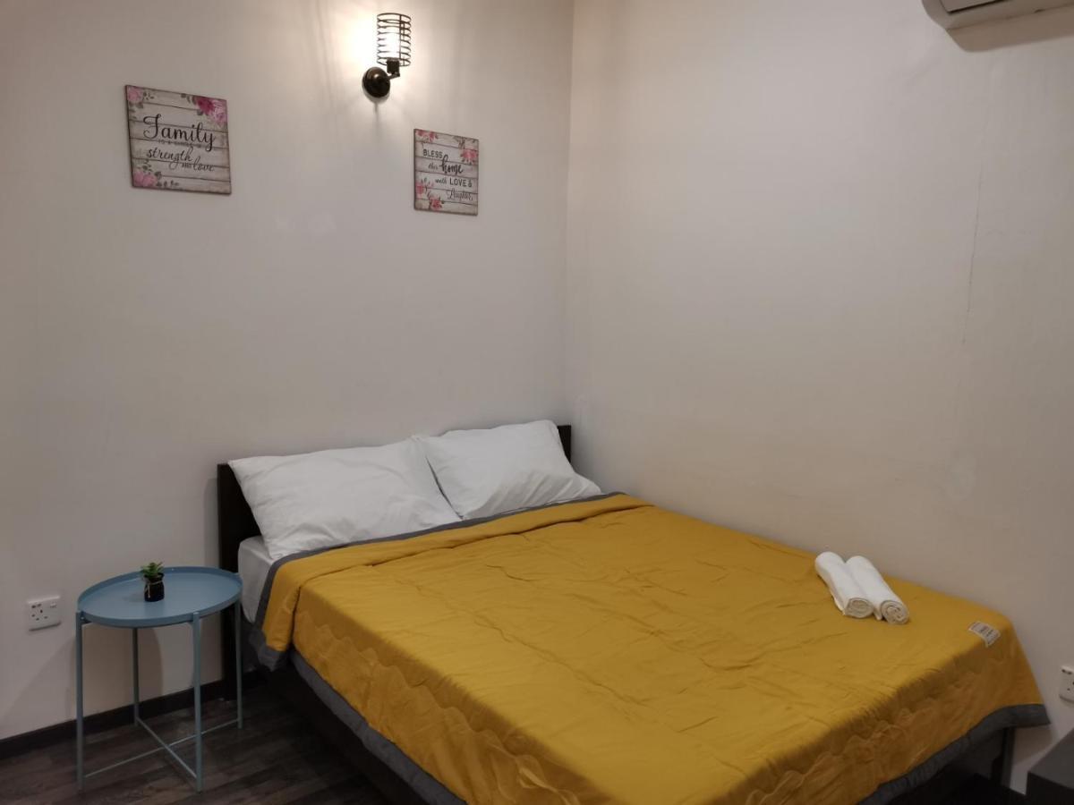 G Fortune Guest House+ George Town Exteriör bild