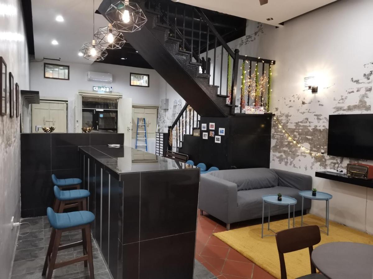 G Fortune Guest House+ George Town Exteriör bild