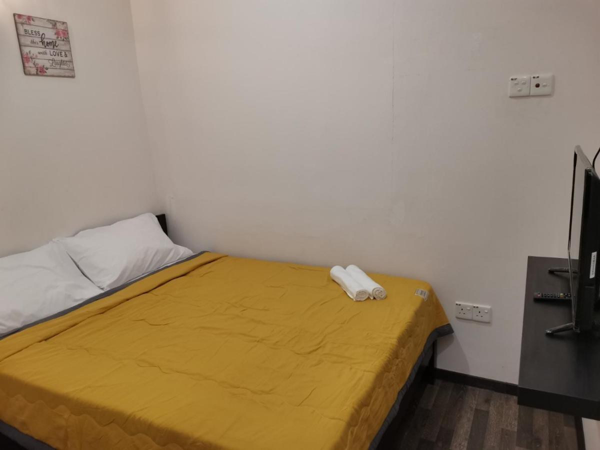 G Fortune Guest House+ George Town Exteriör bild