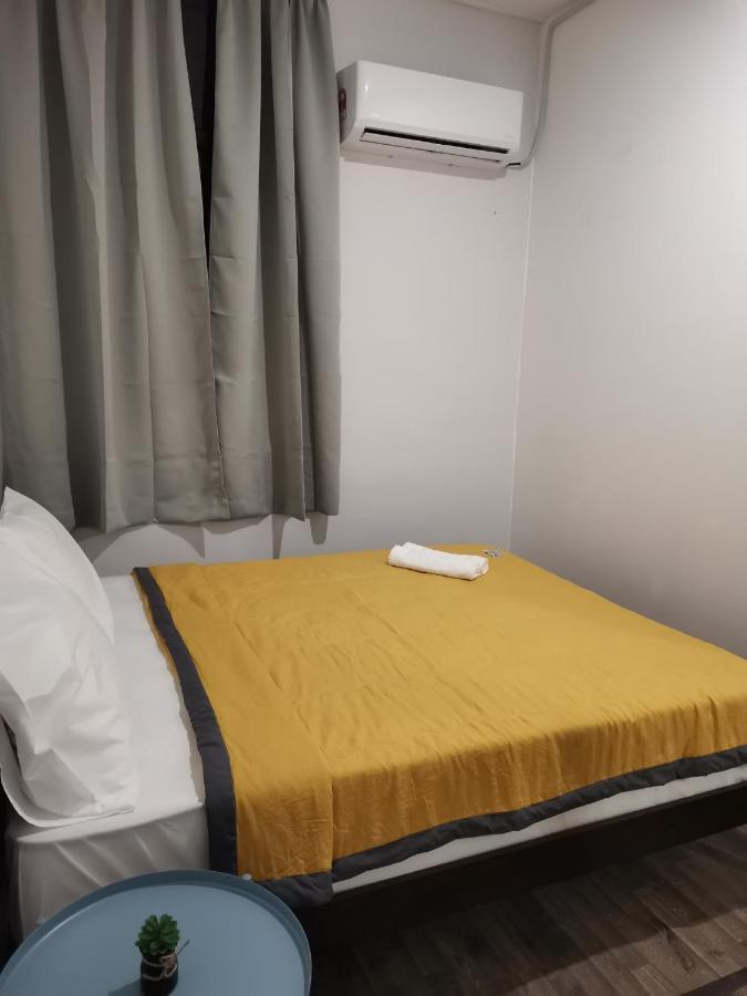 G Fortune Guest House+ George Town Exteriör bild