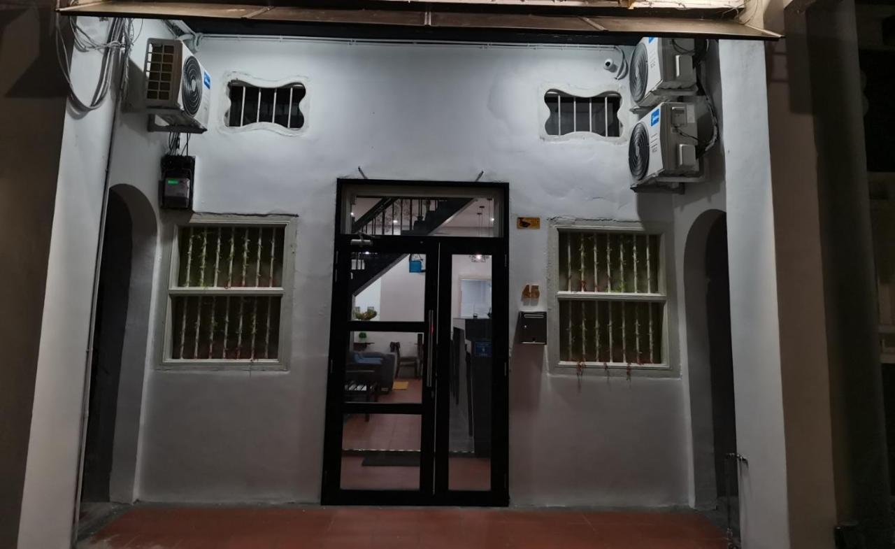 G Fortune Guest House+ George Town Exteriör bild