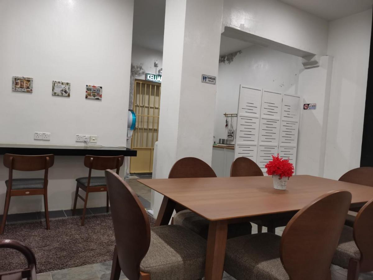 G Fortune Guest House+ George Town Exteriör bild
