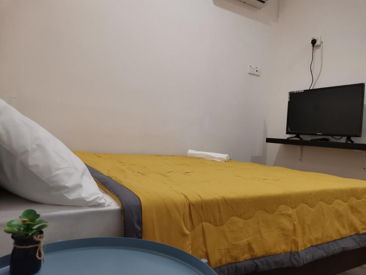 G Fortune Guest House+ George Town Exteriör bild