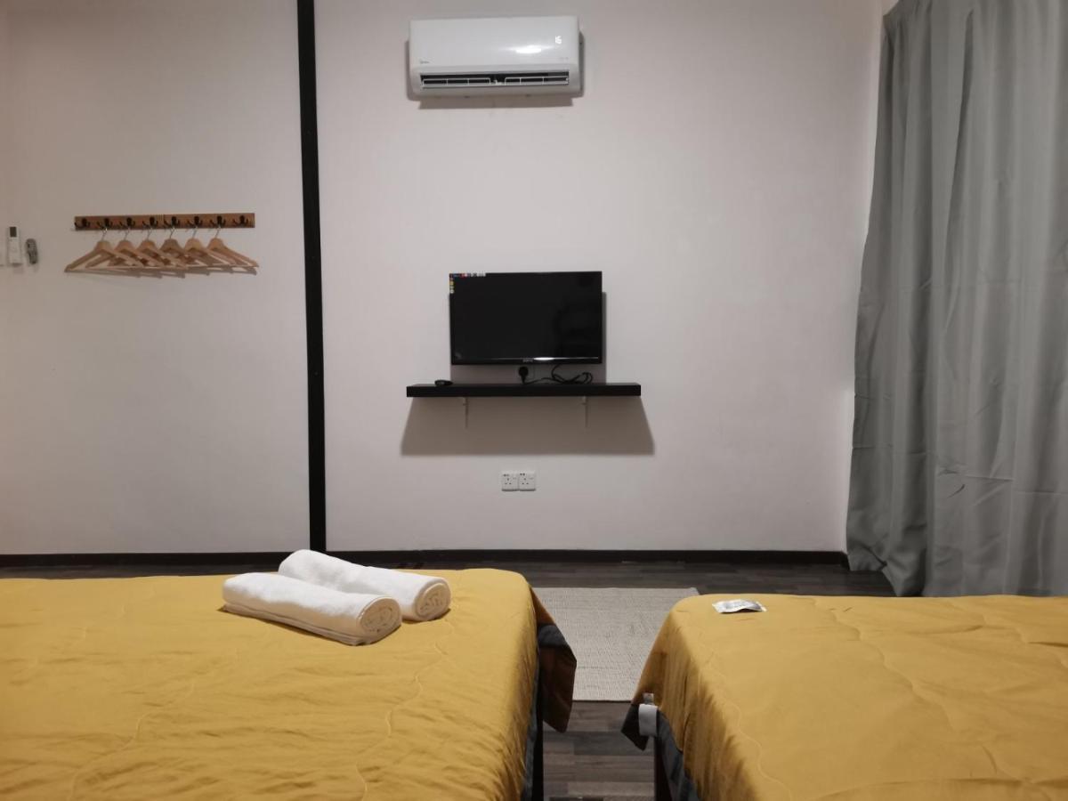 G Fortune Guest House+ George Town Exteriör bild
